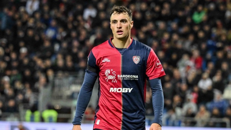 Nadir Zortea con la maglia del Cagliari